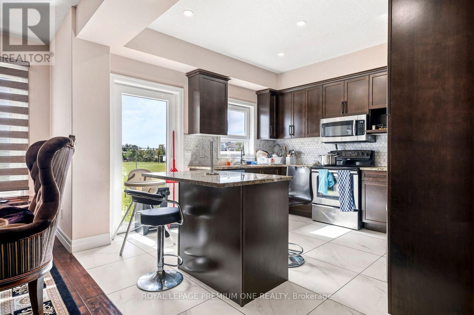 811 CEDARPARK WAY, London North (North D) — photo 12