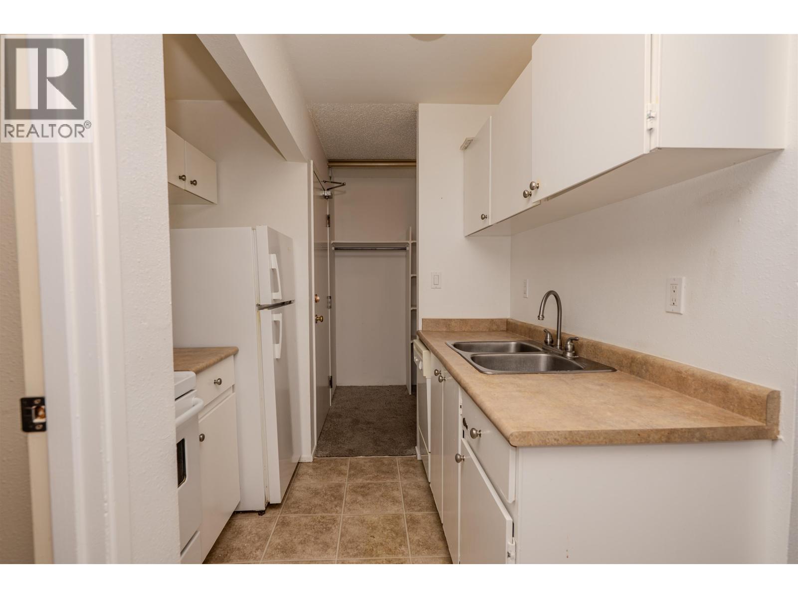 #211 282 N BROADWAY AVENUE - 5