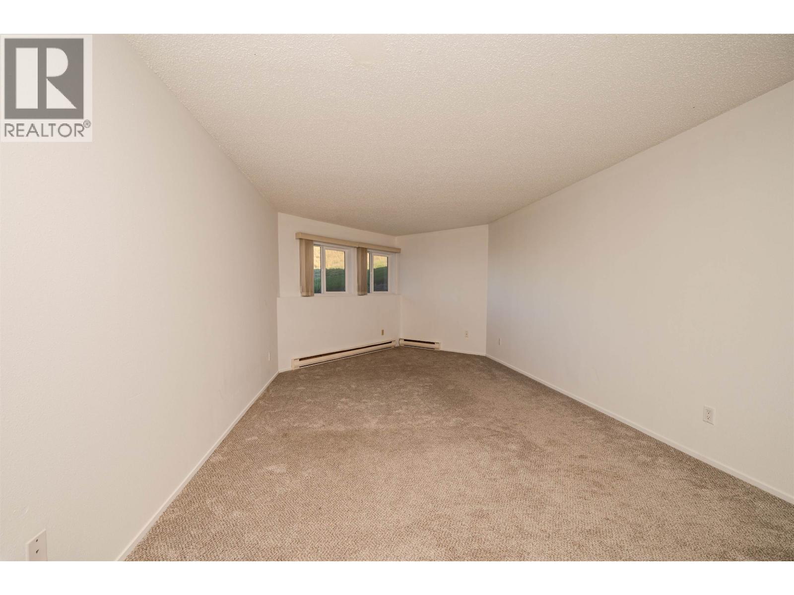 #211 282 N BROADWAY AVENUE - Image 11