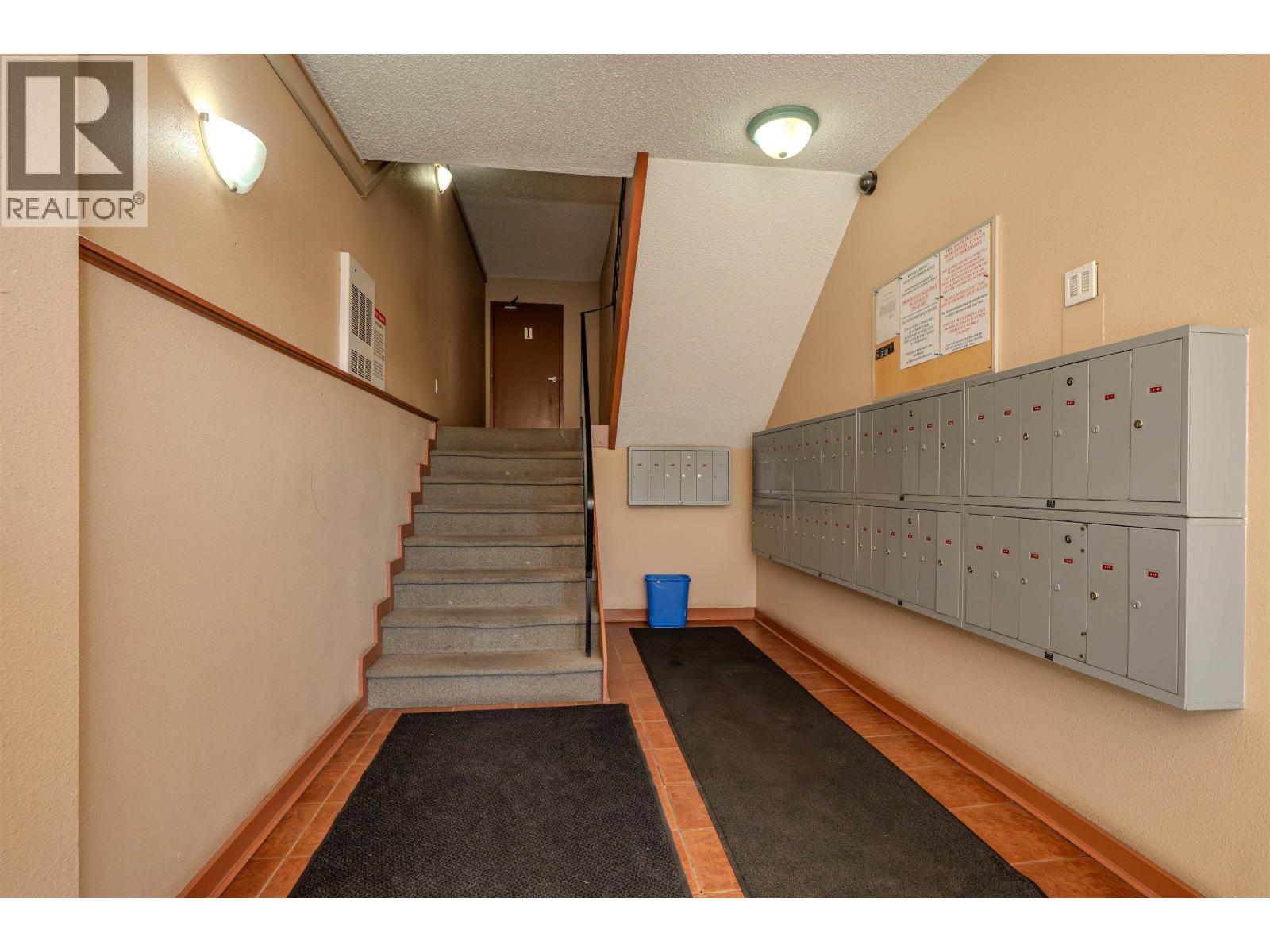 #211 282 N BROADWAY AVENUE - Image 4
