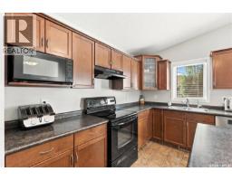 2pc Bathroom - 3934 Robin Place E, Regina, SK S4N7P9 Photo 10