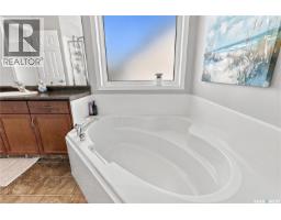 3934 Robin Place E, Regina, SK S4N7P9 Photo 16
