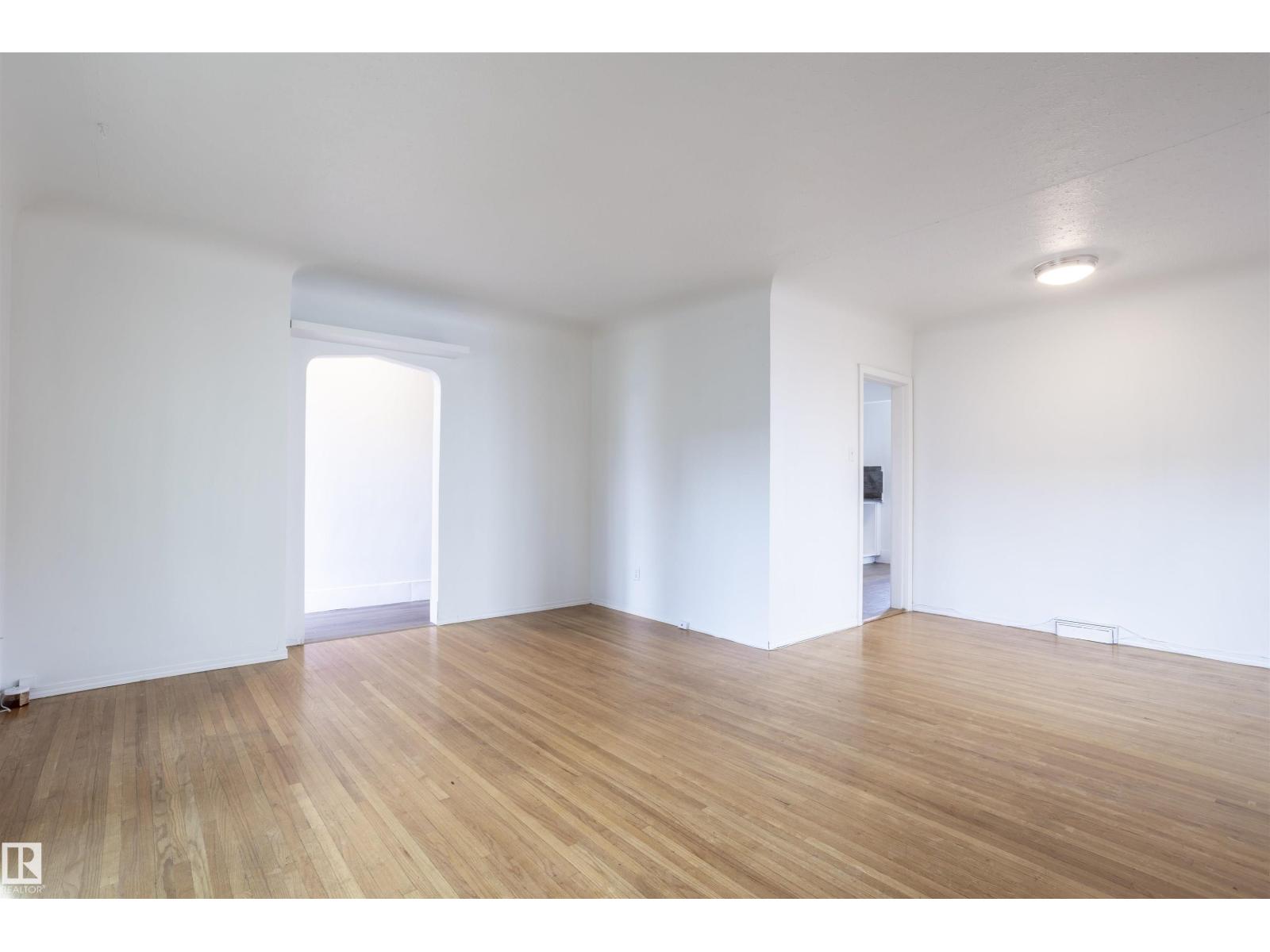 13716 115 AV NW - 9