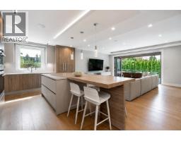 955 Forest Hills Drive, North Vancouver, BC V7R1N4 Photo 7