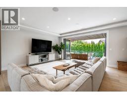 955 Forest Hills Drive, North Vancouver, BC V7R1N4 Photo 11