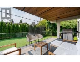 955 Forest Hills Drive, North Vancouver, BC V7R1N4 Photo 13