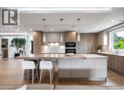 955 Forest Hills Drive, North Vancouver, BC V7R1N4 Photo 9