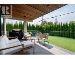 955 Forest Hills Drive, North Vancouver, BC V7R1N4 Photo 12
