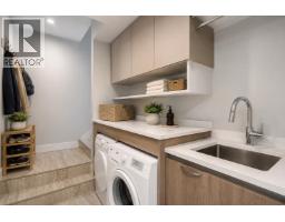 955 Forest Hills Drive, North Vancouver, BC V7R1N4 Photo 35