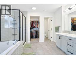 553 Baywater Manor Sw, Airdrie, AB T4B5R7 Photo 25