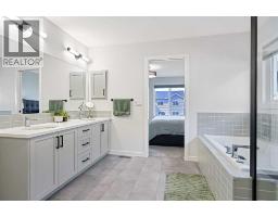 553 Baywater Manor Sw, Airdrie, AB T4B5R7 Photo 27