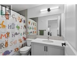 553 Baywater Manor Sw, Airdrie, AB T4B5R7 Photo 37
