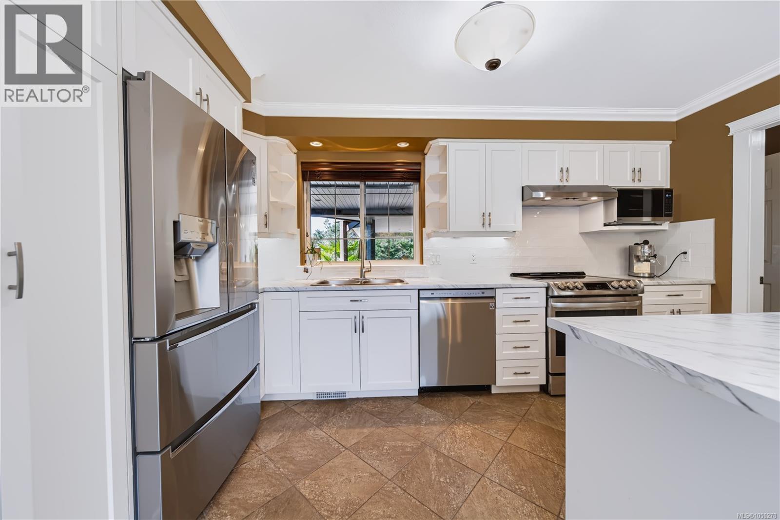 2070 Saras Way - 25