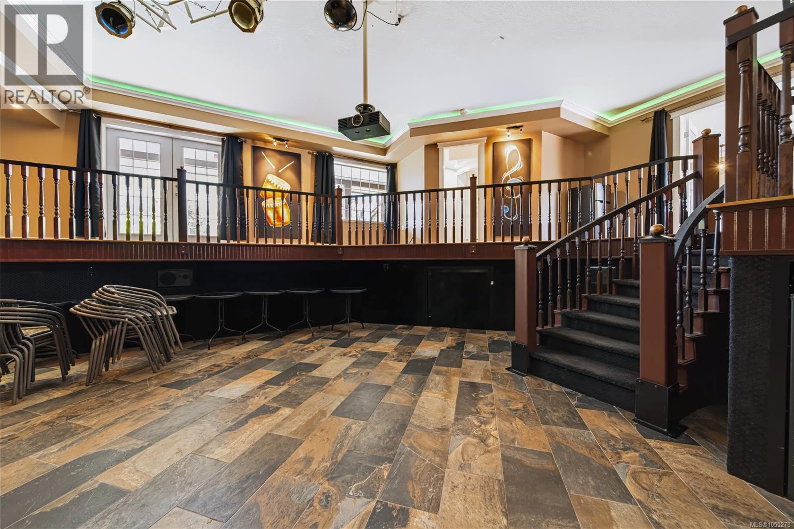 2070 Saras Way - Image 21