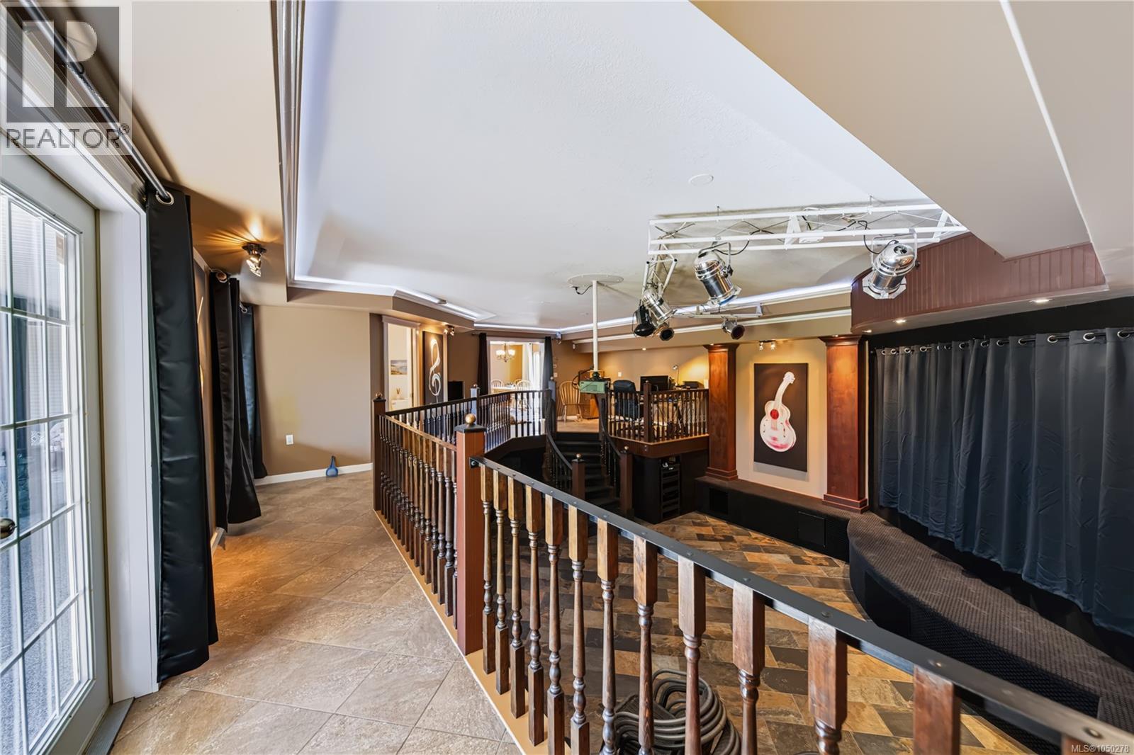 2070 Saras Way - Image 20