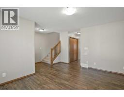 4pc Bathroom - 127 - 129 Lyons Close, Red Deer, AB T4R3P6 Photo 6