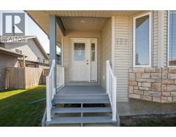 127 - 129 Lyons Close, Red Deer, AB T4R3P6 Photo 20