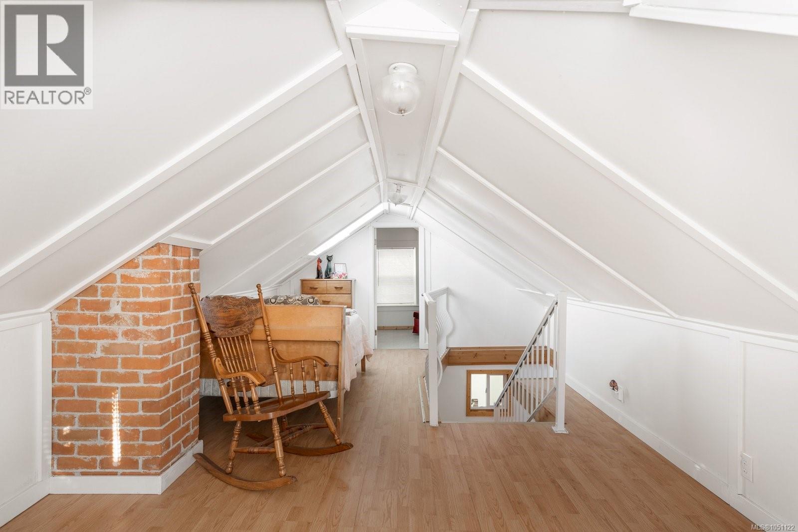 1183 Hillgrove Rd - Image 21