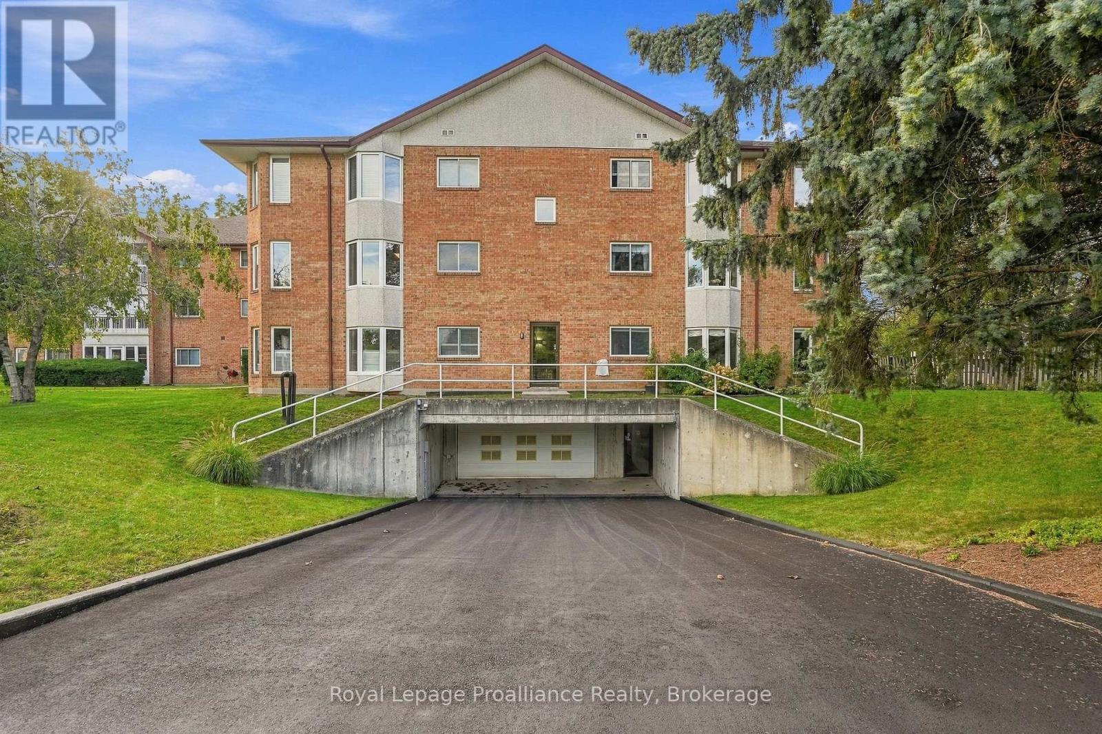 307 - 8 TALBOT STREET, Prince Edward County (Picton Ward) — photo 2