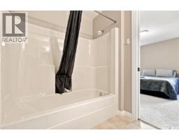 410 Bourgonje Court, Saskatoon, SK S7S1L7 Photo 25