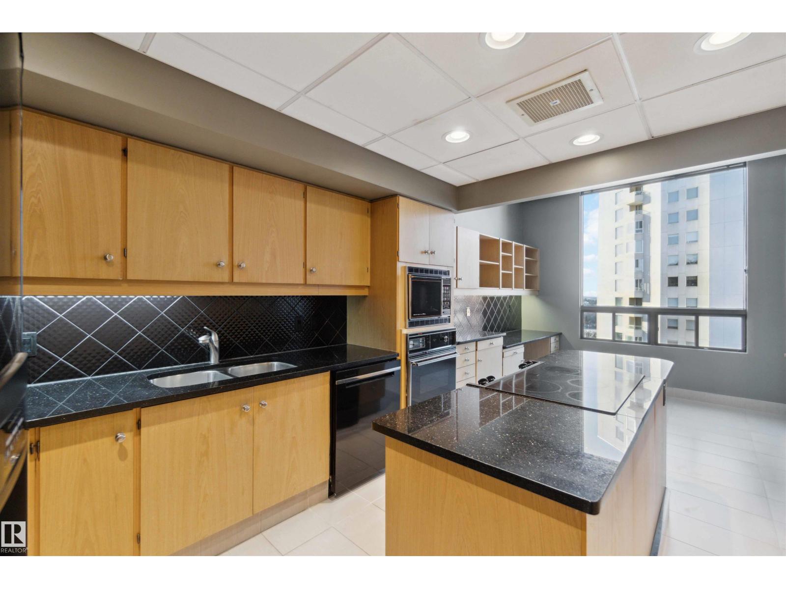 #12A 10050 118 ST NW - 15
