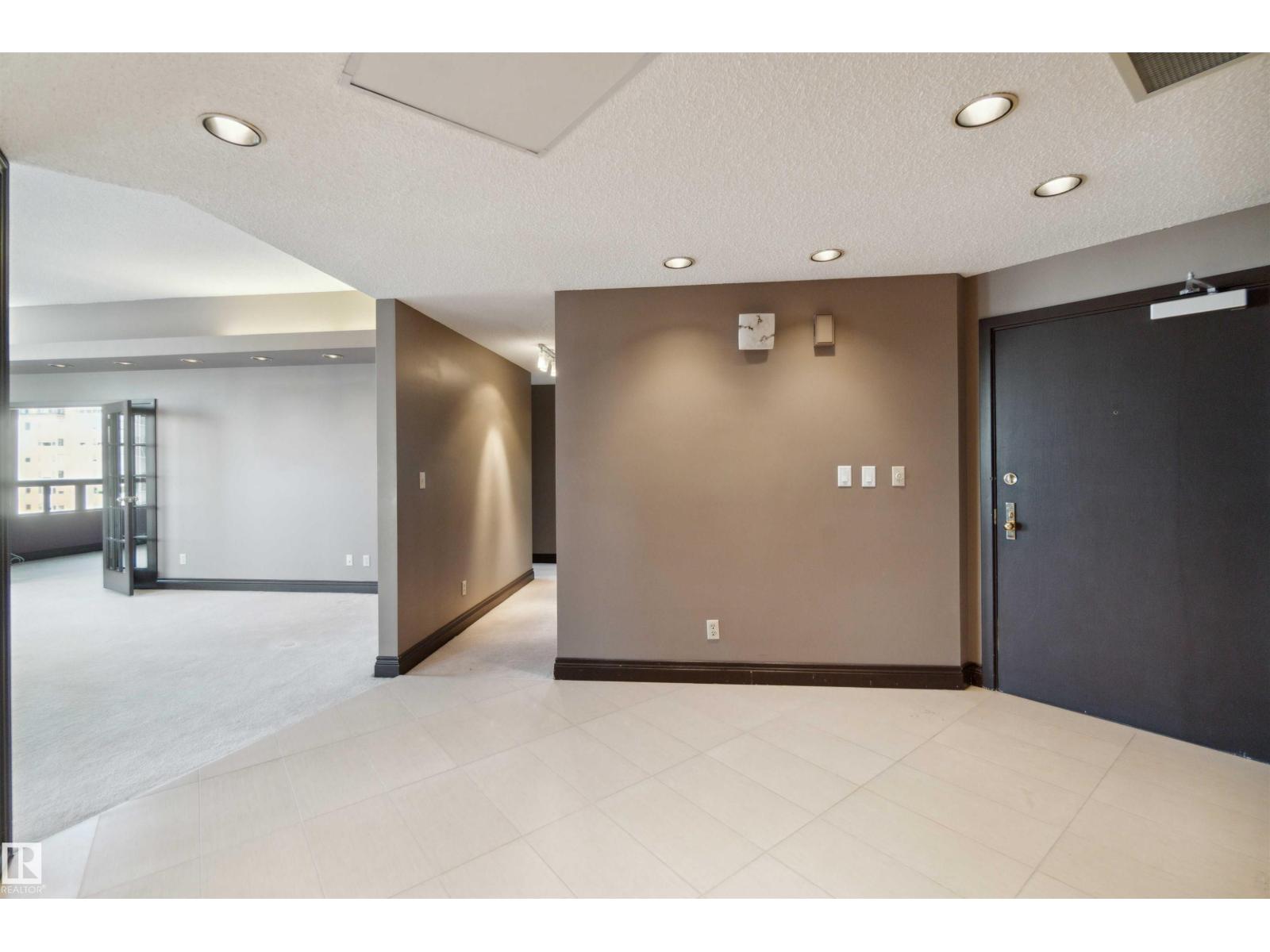 #12A 10050 118 ST NW - 4