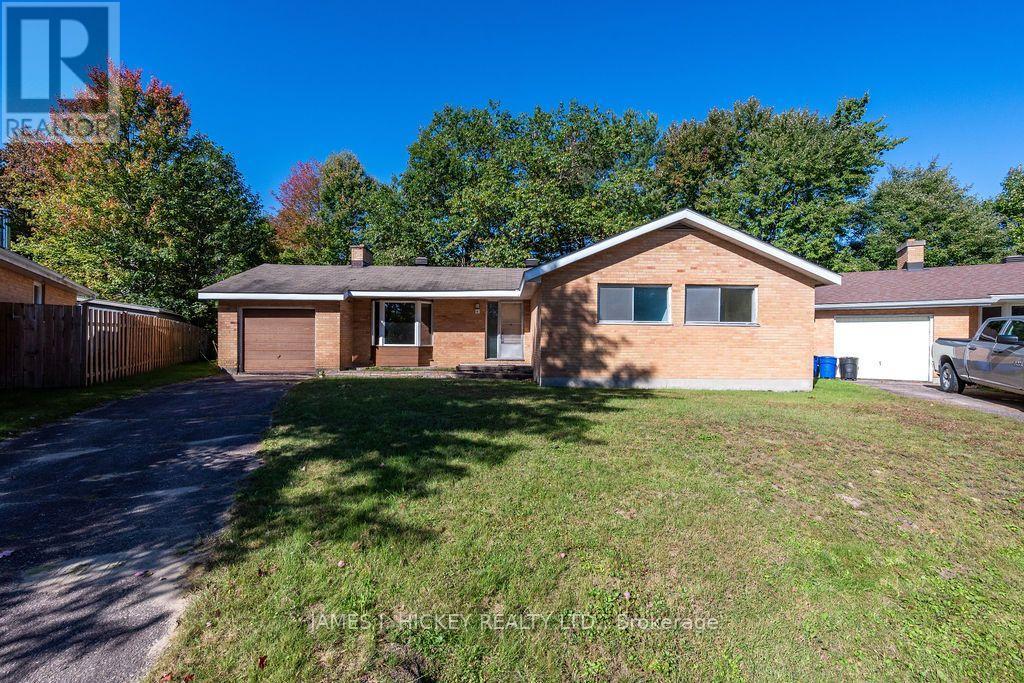 4 SHERIDAN COURT, Deep River