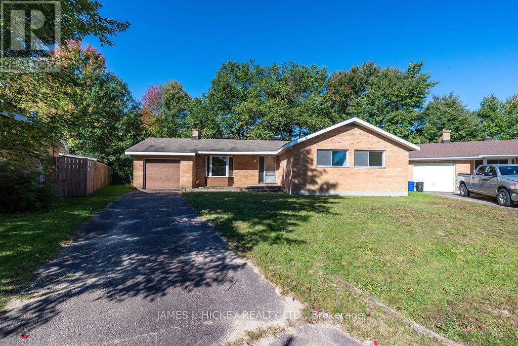 4 SHERIDAN COURT, Deep River — photo 2