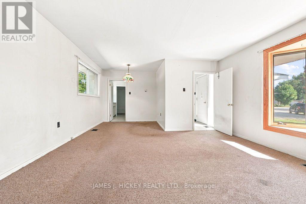 4 SHERIDAN COURT, Deep River — photo 4
