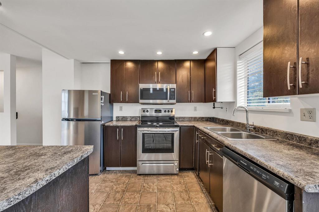 4 19690 56 AVENUE, Langley - Image 1