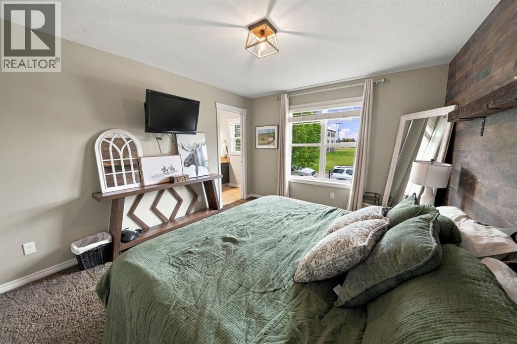 Listing photo – 106 25 Street, Rural Red Deer County