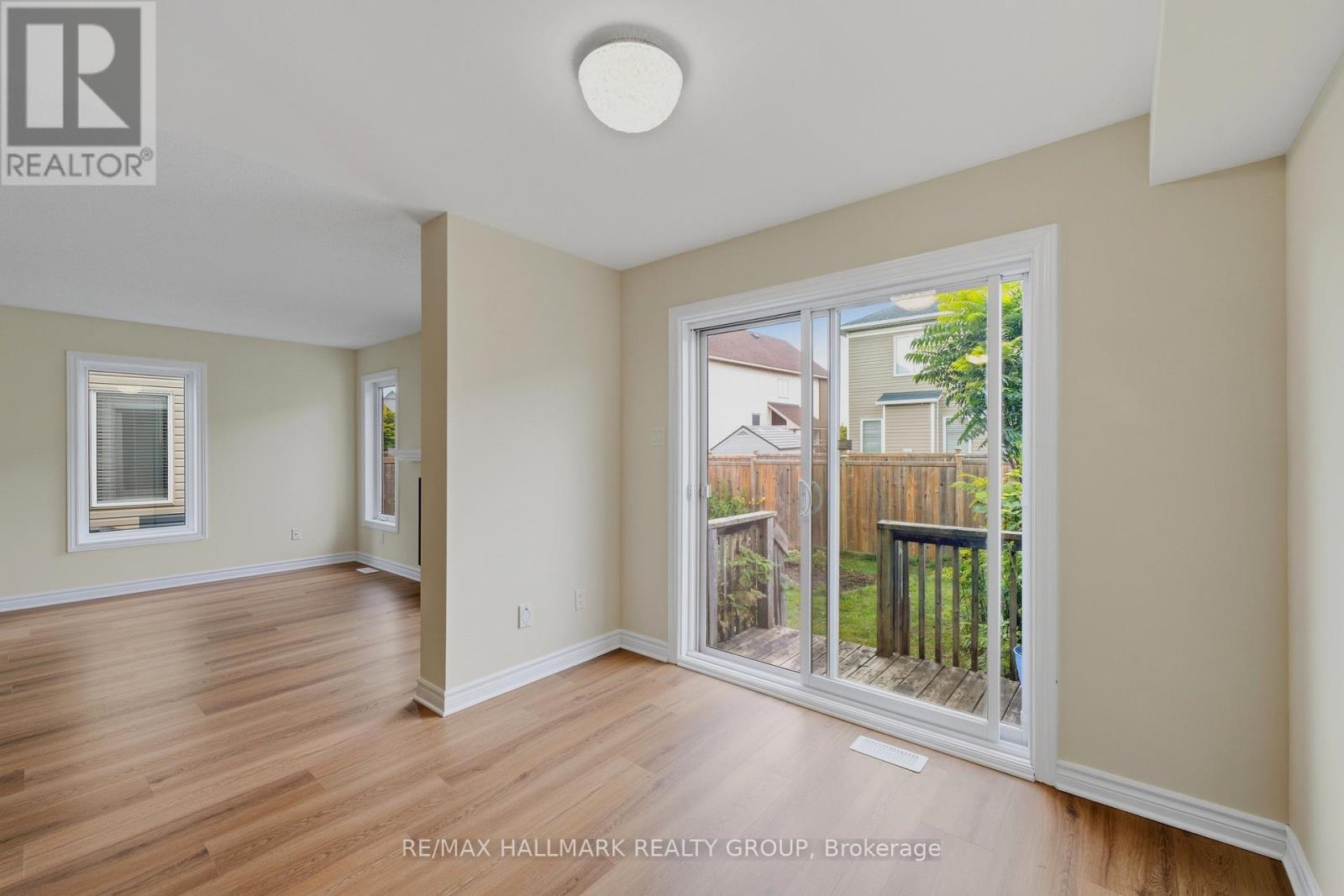 112 AKITA WALK, Ottawa — photo 11