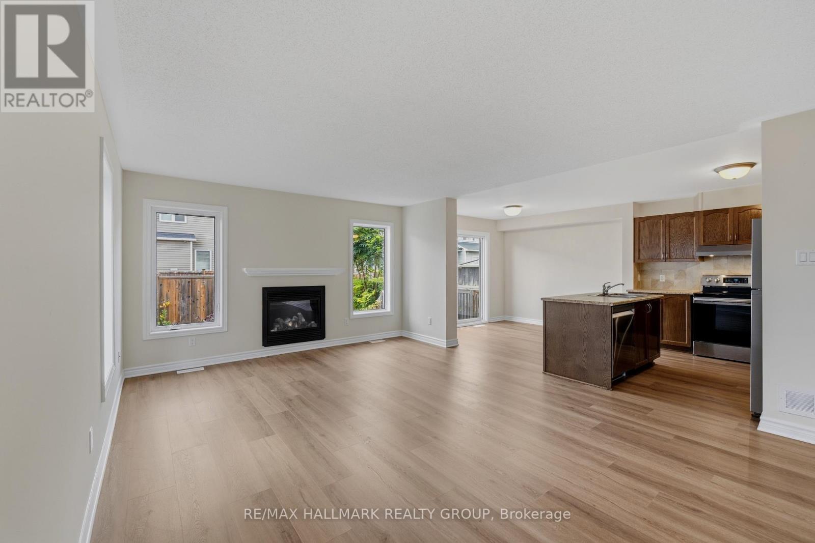 112 AKITA WALK, Ottawa — photo 12
