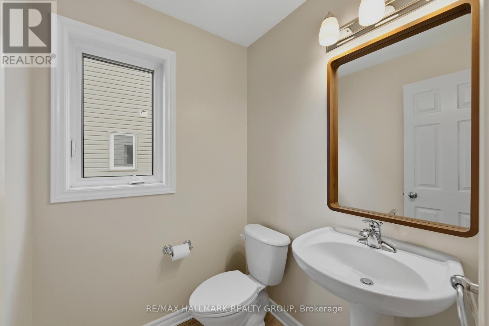 112 AKITA WALK - Image 13