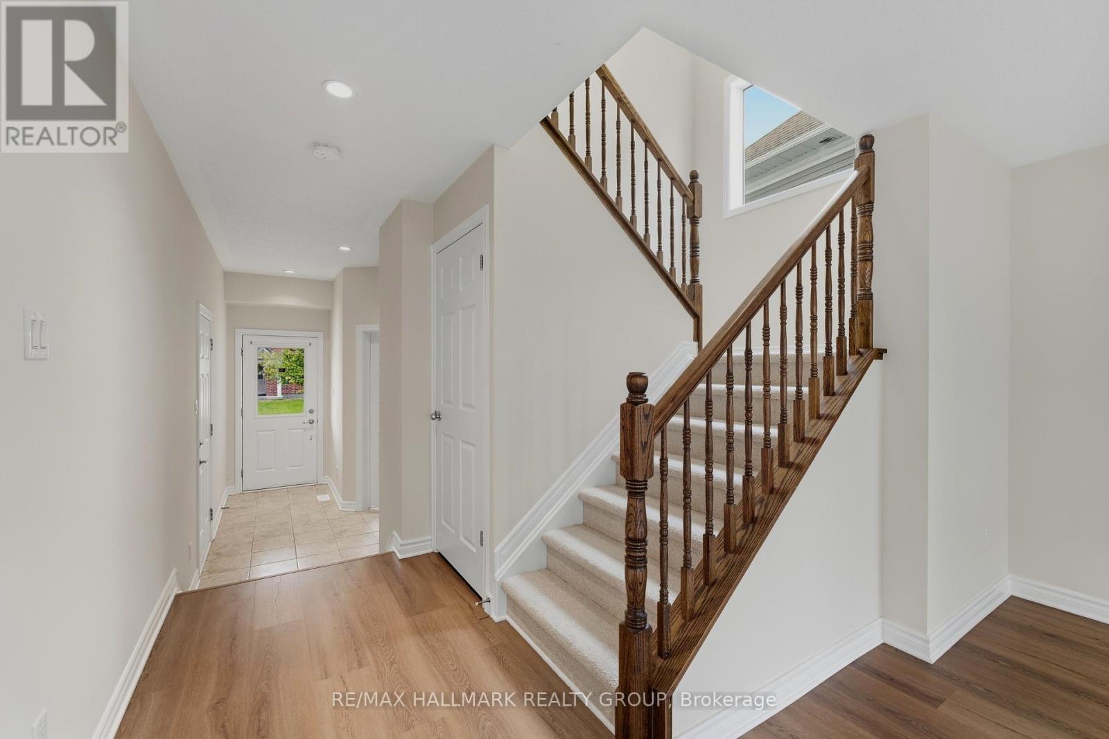 112 AKITA WALK - Image 14