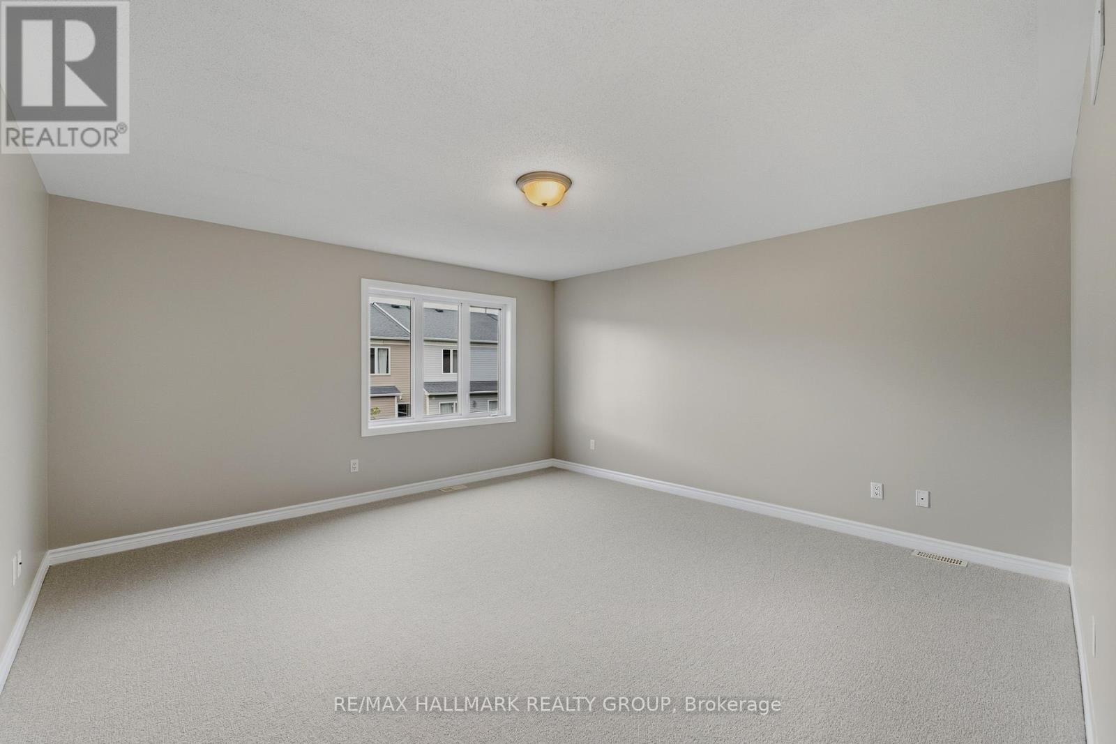 112 AKITA WALK - Image 15