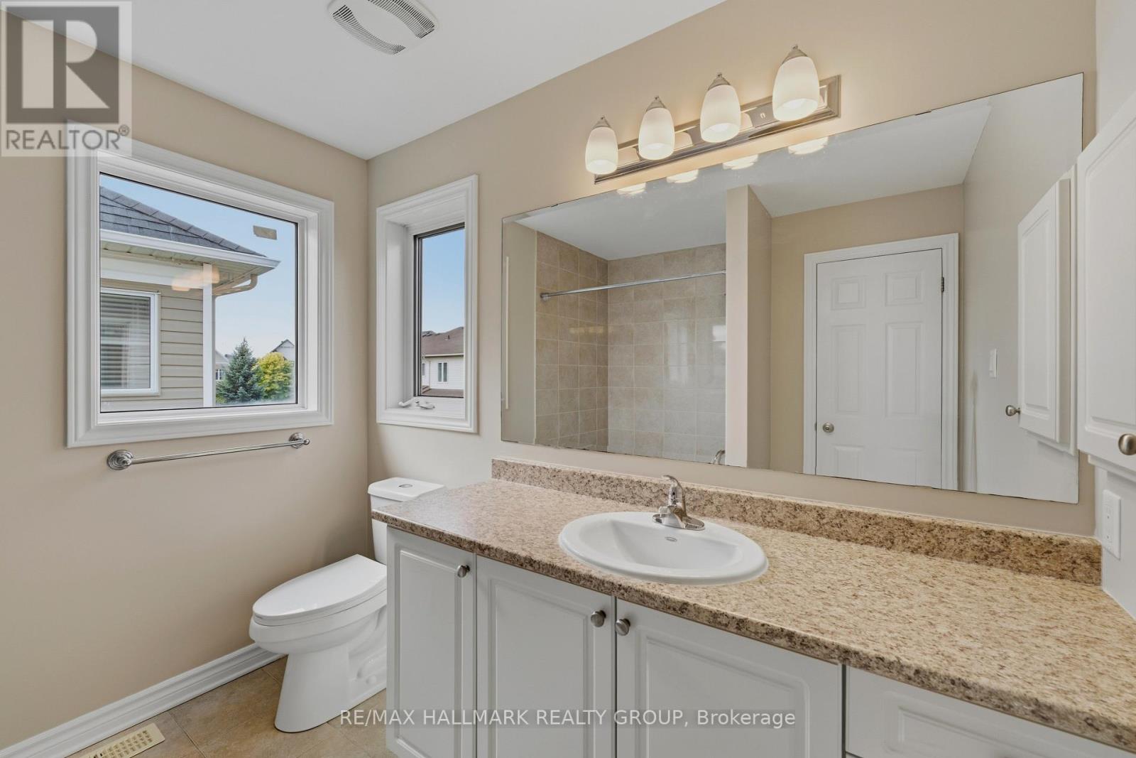 112 AKITA WALK - Image 16