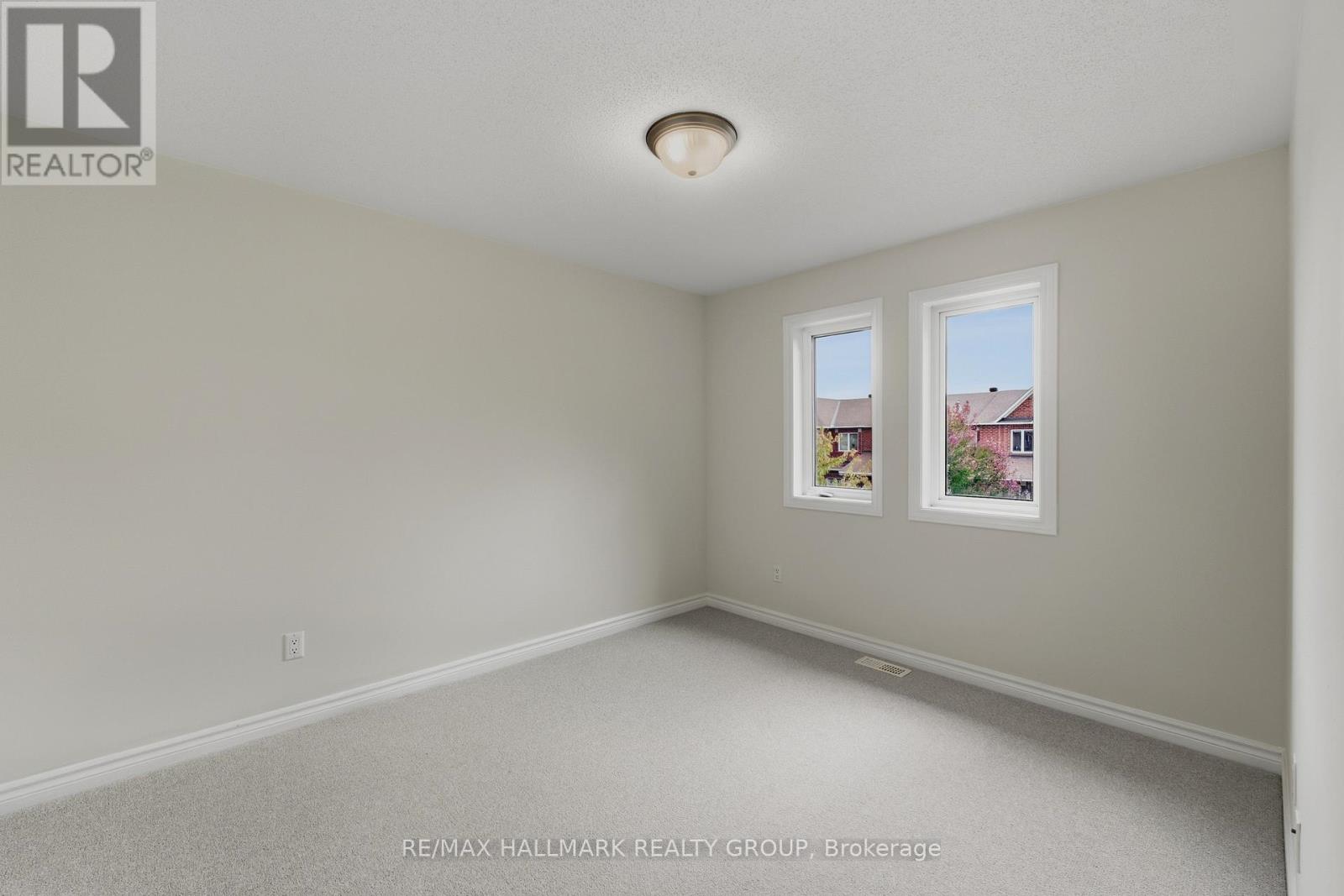 112 AKITA WALK - Image 20