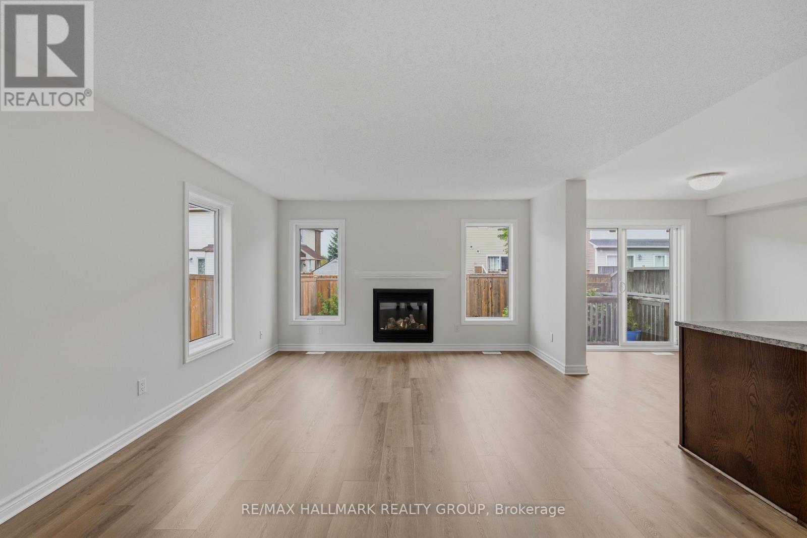 112 AKITA WALK, Ottawa — photo 6