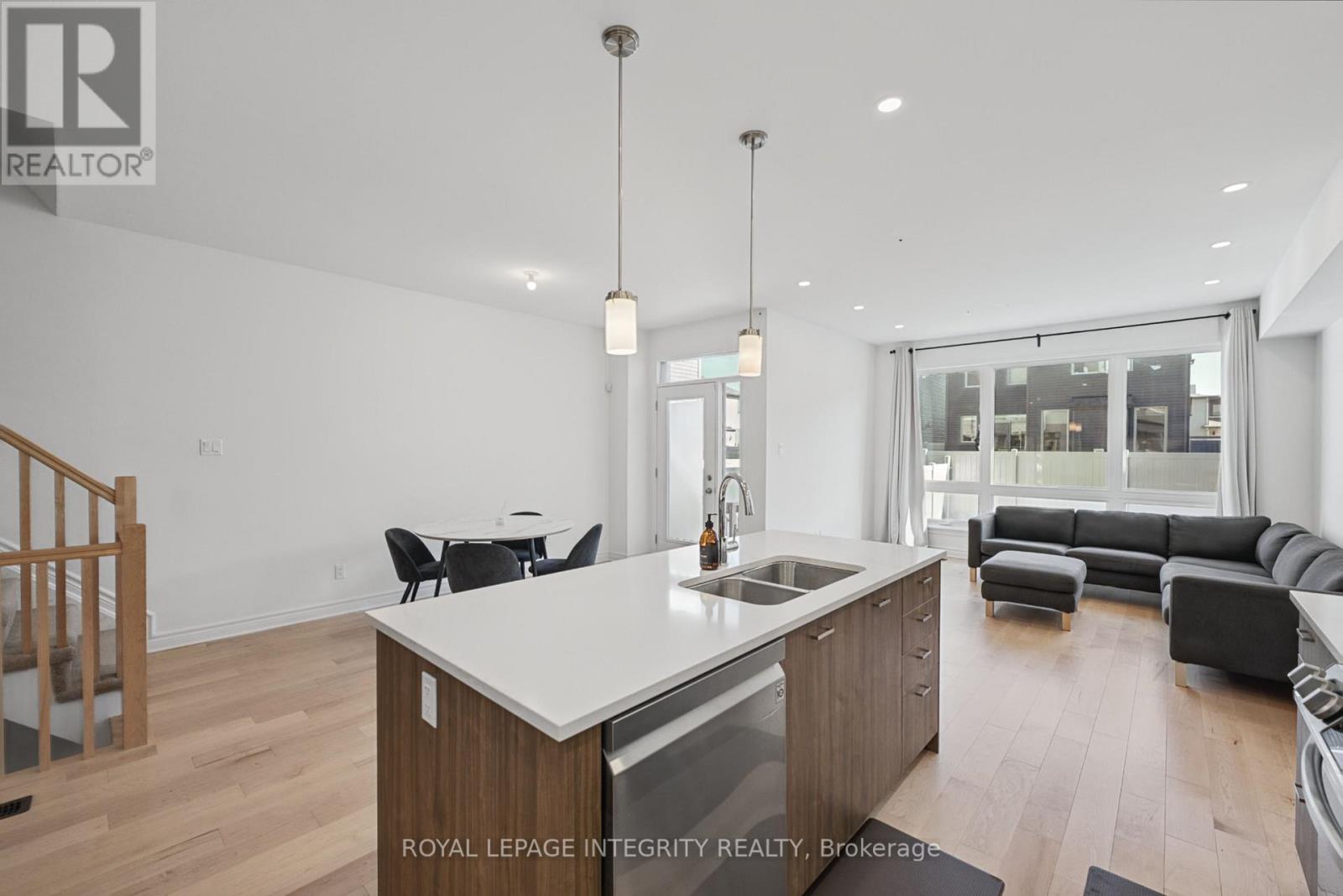 926 OMAGAKI WAY, Ottawa — photo 11
