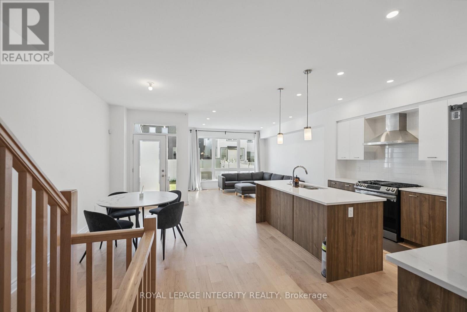 926 OMAGAKI WAY, Ottawa — photo 6