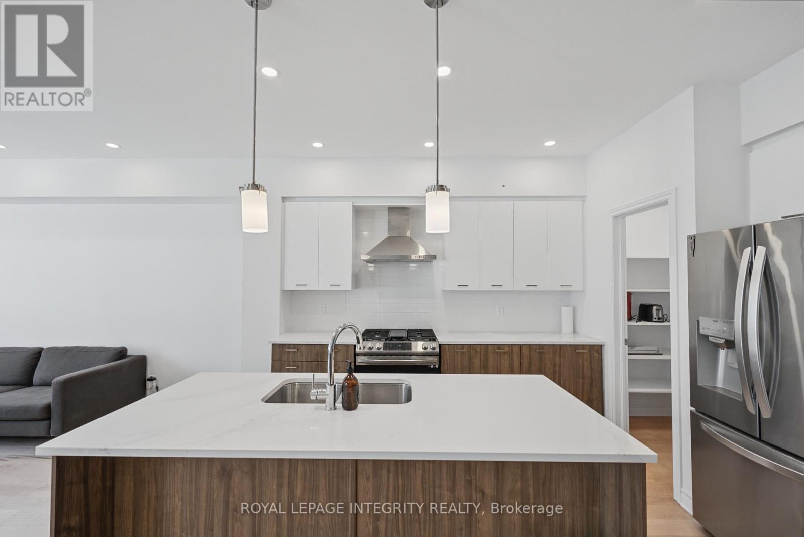 926 OMAGAKI WAY, Ottawa — photo 7