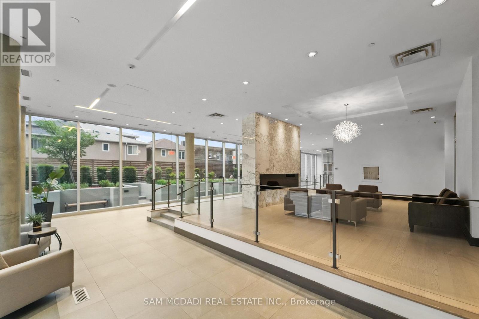 903 - 2055 DANFORTH AVENUE, Toronto (Woodbine Corridor) — photo 3
