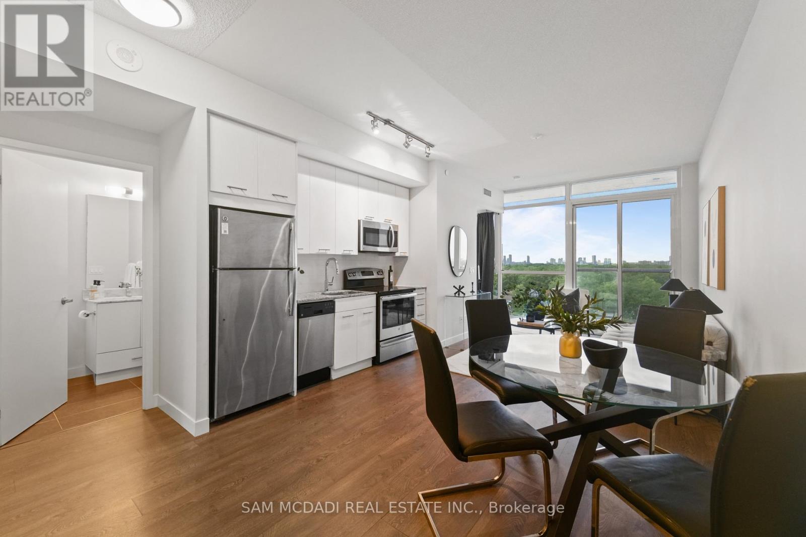 903 - 2055 DANFORTH AVENUE, Toronto (Woodbine Corridor) — photo 6