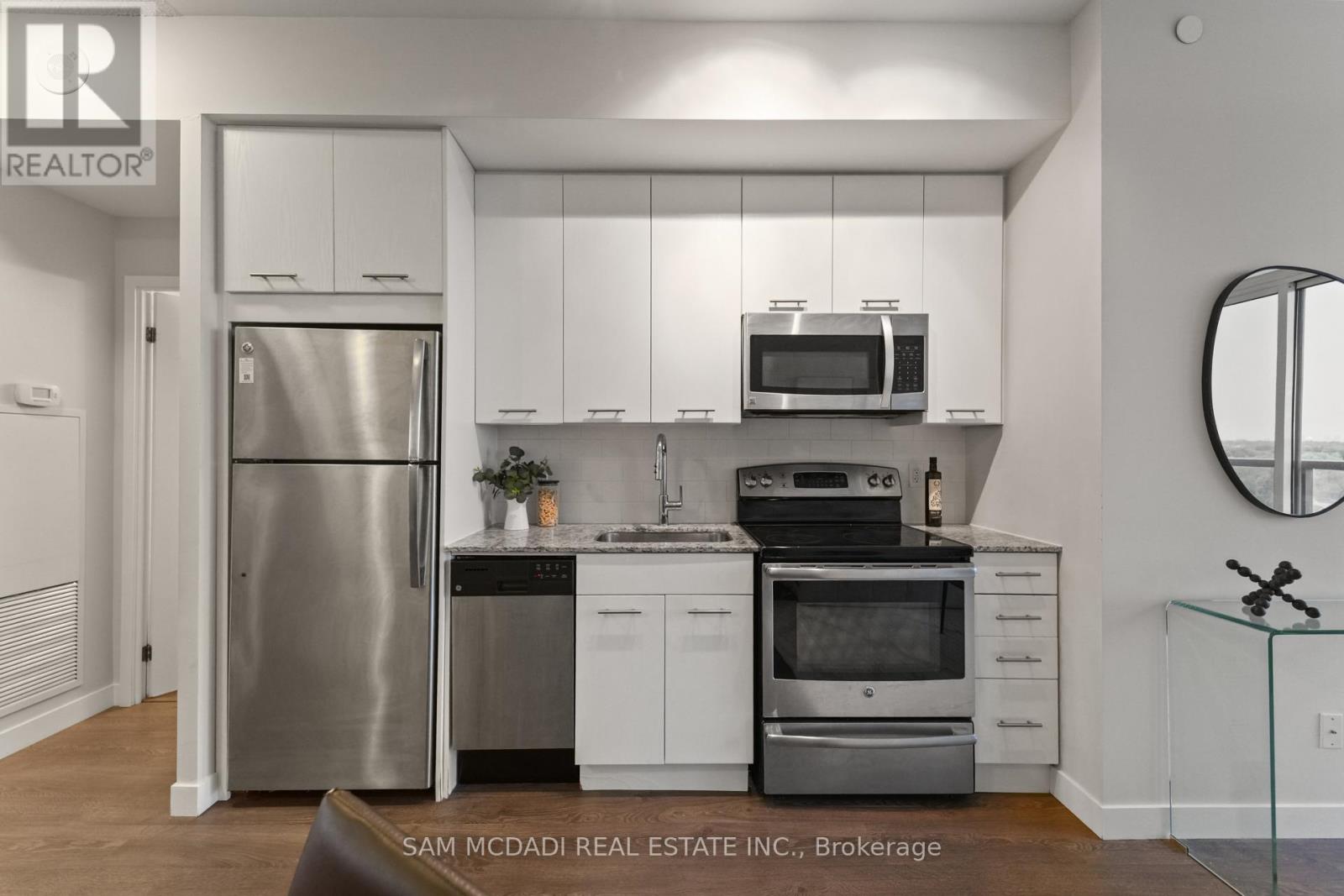 903 - 2055 DANFORTH AVENUE, Toronto (Woodbine Corridor) — photo 9