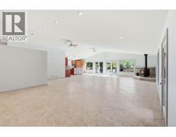 3060 Thorpe Rd, Qualicum Beach, BC V9K1Z7 Photo 16