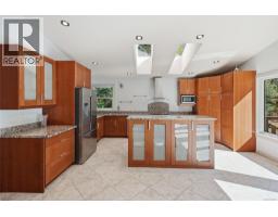 3060 Thorpe Rd, Qualicum Beach, BC V9K1Z7 Photo 22