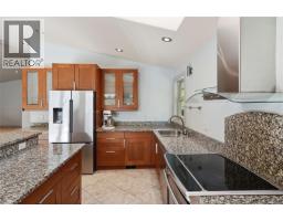 3060 Thorpe Rd, Qualicum Beach, BC V9K1Z7 Photo 23