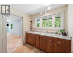 3060 Thorpe Rd, Qualicum Beach, BC V9K1Z7 Photo 34