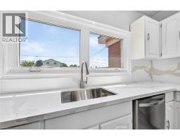 4pc Bathroom - 96 Fielding Crescent, Hamilton, ON L8V2P5 Photo 8